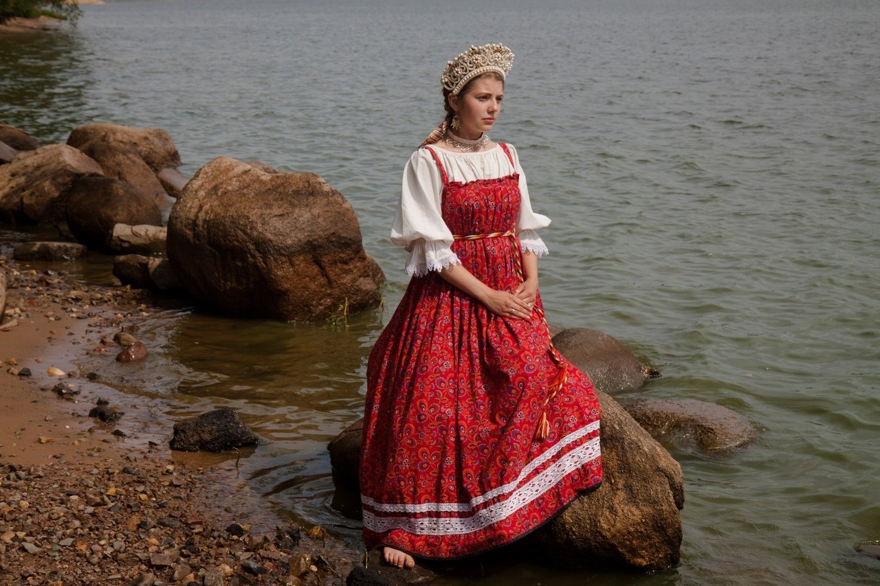 Women in Slavic costumes in Higashiosaka