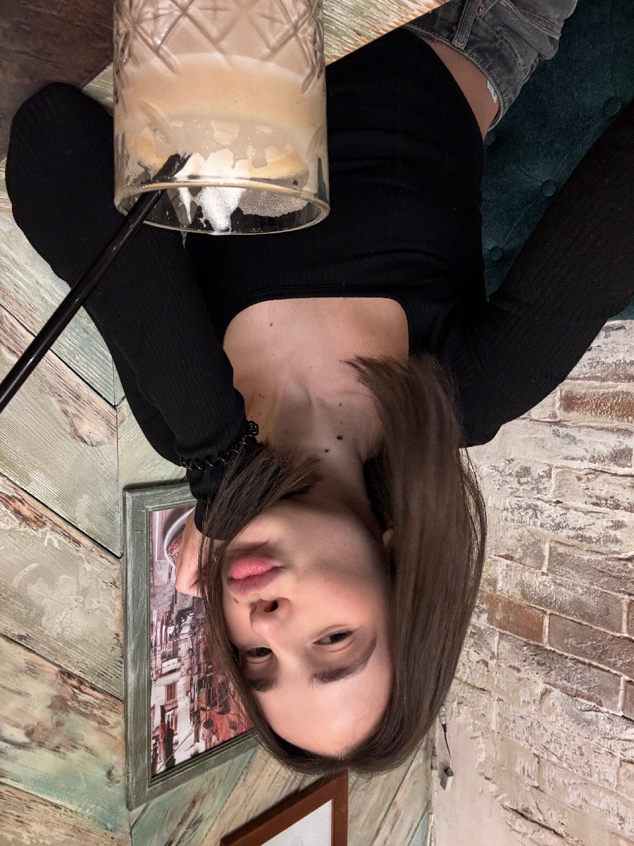 Fresh photos, fresh mood — Tina online in Higashiosaka